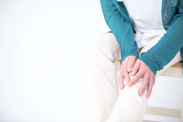 膝痛には軟骨整形成分のあるサプリメントが人気
