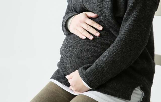 妊娠中は腰痛や足のしびれが起こりやすい